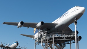 Photo of D-ABYM - Boeing 747-230B(M) operated by Lufthansa