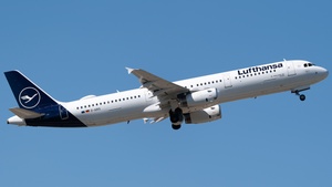 Photo of D-AIRS - Airbus A321-131 operated by Lufthansa