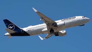 Photo of D-AIUC - Airbus A320-214 operated by Lufthansa