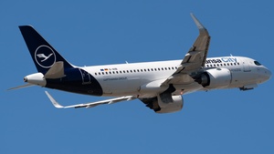 Photo of D-AIIB - Airbus A320-251N operated by Lufthansa City Airlines
