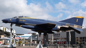 Photo of 153072 - McDonnell Douglas F-4J Phantom II operated by US Navy