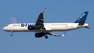 Photo of AP-BMW - Airbus A321-211 operated by Airblue