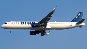 Photo of AP-BMN - Airbus A321-211 operated by Airblue