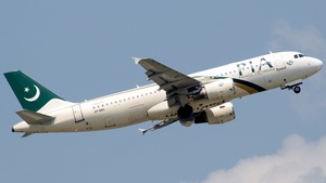 Photo of AP-BMX - Airbus A320-214 operated by PIA Pakistan International Airlines