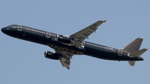 Photo of 8Q-FBB - Airbus A321-231 operated by beOnd