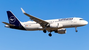 Photo of D-AIZQ - Airbus A320-214 operated by Lufthansa