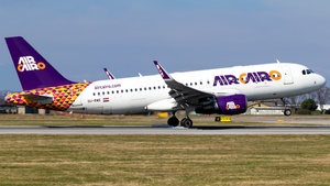 Photo of SU-BWE - Airbus A320-214 operated by Air Cairo