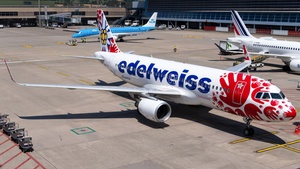 Photo of HB-JLT - Airbus A320-214 operated by Edelweiss Air