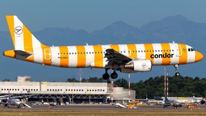 Photo of D-AICU - Airbus A320-214 operated by Condor