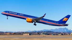 Photo of TF-ISX - Boeing 757-3E7 operated by Icelandair