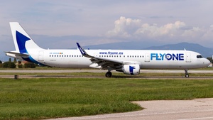 Photo of ER-00009 - Airbus A321-211 operated by FlyOne