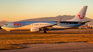 Photo of G-TAWU - Boeing 737-8K5 operated by TUI Airways