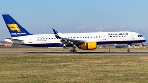 Photo of TF-FIO - Boeing 757-208 operated by Icelandair