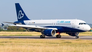 Photo of YR-LIC - Airbus A319-112 operated by Fly Lili