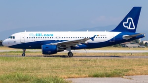Photo of YR-LIC - Airbus A319-112 operated by Fly Lili