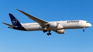 Photo of D-ABPF - Boeing 787-9 Dreamliner operated by Lufthansa