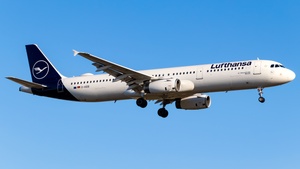 Photo of D-AIDB - Airbus A321-231 operated by Lufthansa