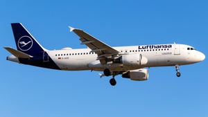 Photo of D-AIZD - Airbus A320-214 operated by Lufthansa
