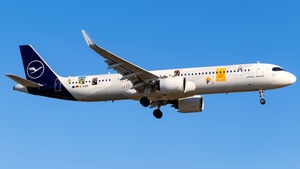 Photo of D-AIEM - Airbus A321-271NX operated by Lufthansa