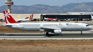 Photo of F-GYAR - Airbus A321-212 operated by Air Méditerranée