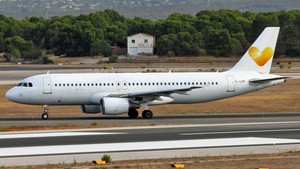 Photo of YL-LCK - Airbus A320-214 operated by Thomas Cook Airlines (opb SmartLynx Airlines)