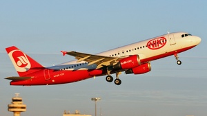 Photo of OE-LEU - Airbus A320-214 operated by Niki