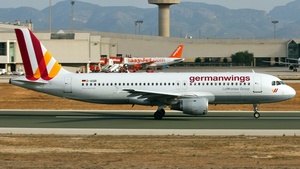 Photo of D-AIQR - Airbus A320-211 operated by Germanwings