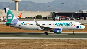 Photo of EC-LZD - Airbus A320-214 operated by Evelop