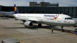 Photo of D-AIDG - Airbus A321-231 operated by Lufthansa
