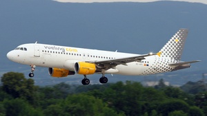 Photo of EC-KFI - Airbus A320-216 operated by Vueling
