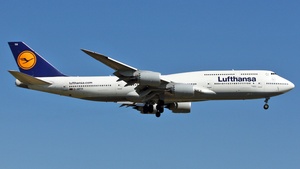 Photo of D-ABYH - Boeing 747-830 operated by Lufthansa