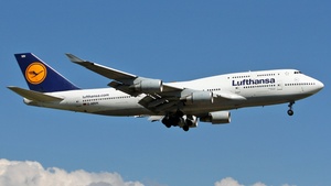 Photo of D-ABVH - Boeing 747-430 operated by Lufthansa