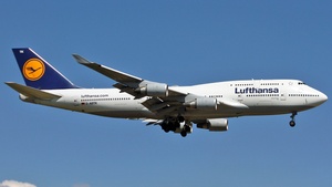 Photo of D-ABTK - Boeing 747-430 operated by Lufthansa