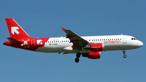 Photo of D-ABDB - Airbus A320-214 operated by Air Berlin