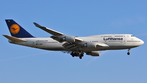Photo of D-ABTL - Boeing 747-430 operated by Lufthansa