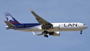 Photo of CC-BDC - Boeing 767-316(ER) operated by LAN Airlines