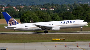 Photo of N646UA - Boeing 767-322(ER) operated by United Airlines