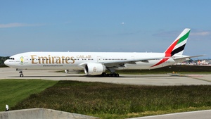 Photo of A6-ECT - Boeing 777-31H(ER) operated by Emirates