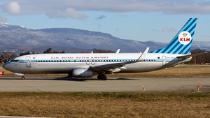 Photo of PH-BXA - Boeing 737-8K2 operated by KLM Royal Dutch Airlines