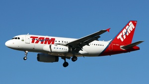 Photo of PR-MBU - Airbus A319-132 operated by TAM Linhas Aéreas