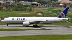 Photo of N771UA - Boeing 777-222 operated by United Airlines