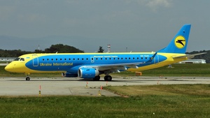 Photo of UR-EMC - Embraer ERJ-190LR operated by Ukraine International Airlines