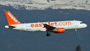 Photo of G-EZUC - Airbus A320-214 operated by easyJet