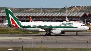 Photo of EI-DTO - Airbus A320-216 operated by Alitalia