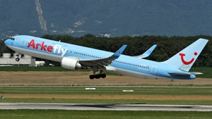 Photo of PH-OYI - Boeing 767-304(ER) operated by Arkefly