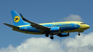 Photo of UR-GBF - Boeing 737-548 operated by Ukraine International Airlines