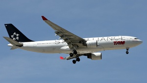 Photo of PT-MVM - Airbus A330-223 operated by TAM Linhas Aéreas