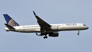 Photo of N13110 - Boeing 757-224 operated by United Airlines