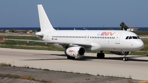 Photo of D-ANDI - Airbus A320-232 operated by LEAV Aviation