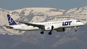 Photo of SP-LEA - Embraer ERJ-195-E2 operated by LOT Polish Airlines